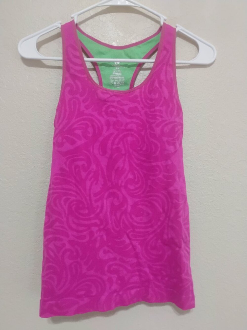 Clima Wear Pink Seamless Racerback Workout Tank Top Medium